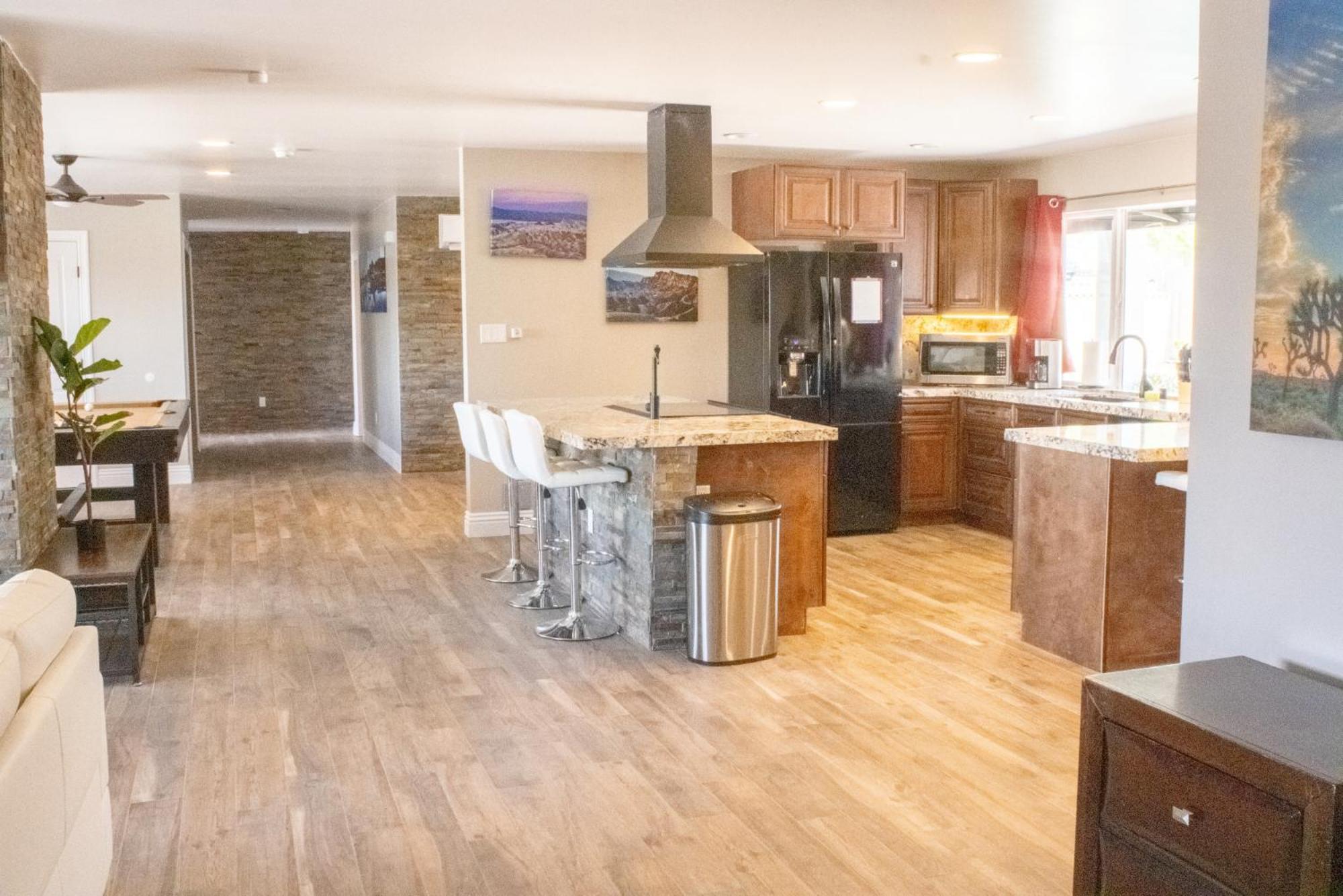 Lux Private Home - Pool, Billiards, 8 Smart Tvs, Board Games, Cotton Bedding - The Stone Sanctuary At Mccullough Hills Trailhead Las Vegas Eksteriør bilde