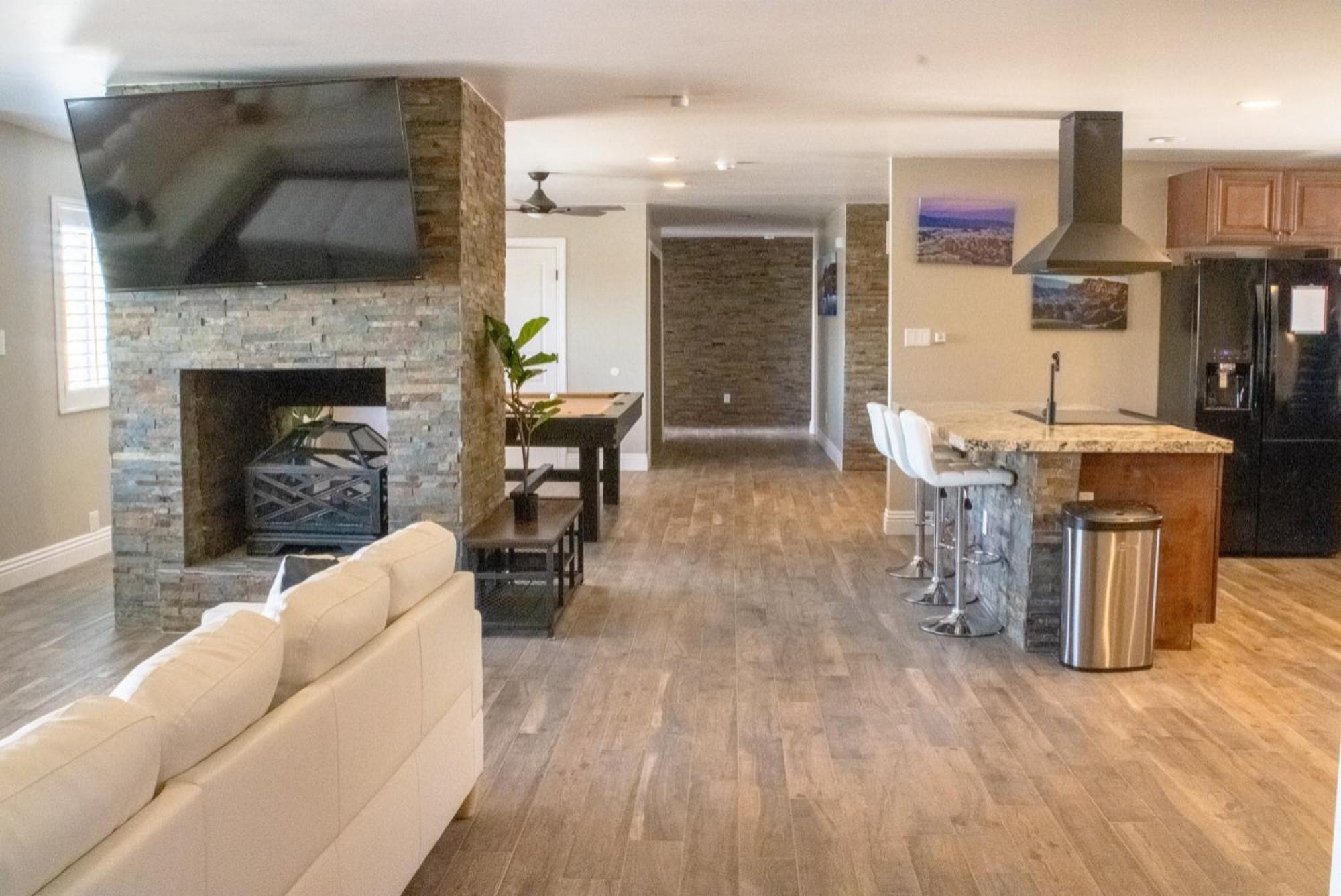 Lux Private Home - Pool, Billiards, 8 Smart Tvs, Board Games, Cotton Bedding - The Stone Sanctuary At Mccullough Hills Trailhead Las Vegas Eksteriør bilde