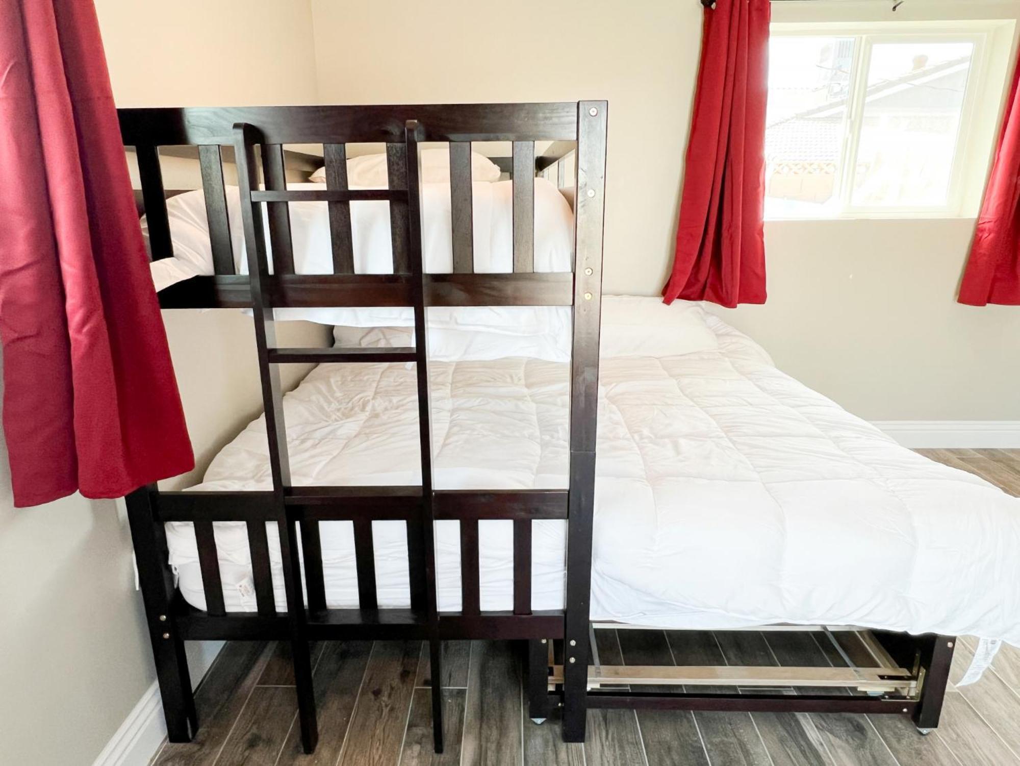 Lux Private Home - Pool, Billiards, 8 Smart Tvs, Board Games, Cotton Bedding - The Stone Sanctuary At Mccullough Hills Trailhead Las Vegas Eksteriør bilde