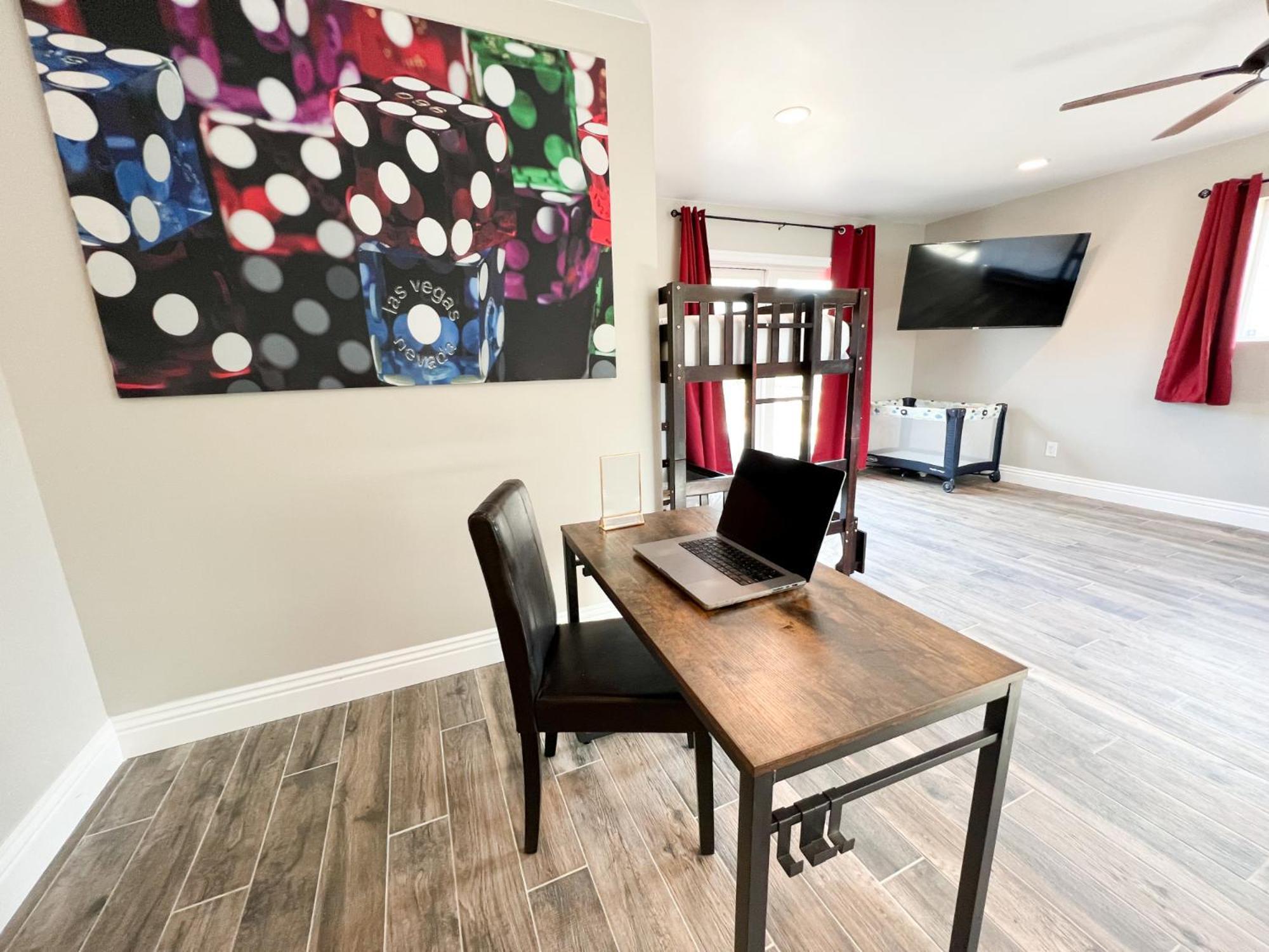 Lux Private Home - Pool, Billiards, 8 Smart Tvs, Board Games, Cotton Bedding - The Stone Sanctuary At Mccullough Hills Trailhead Las Vegas Eksteriør bilde